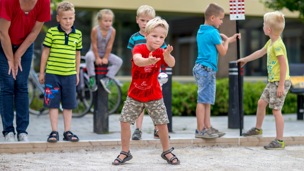 147006584578270_30912971_1280.jpg - BSO met bejaarden jeu de boulen in Lierop 2016