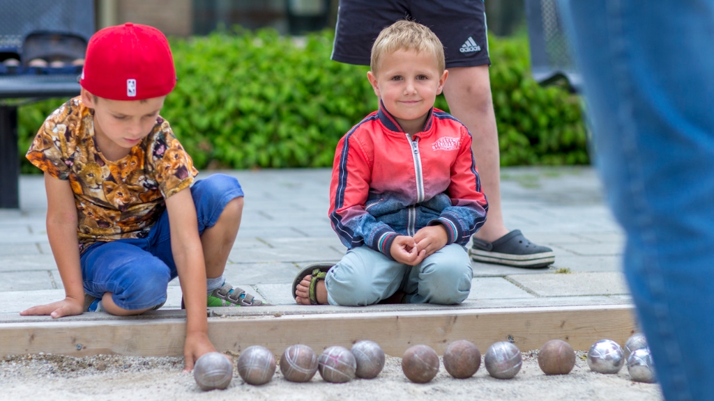 147006587925505_30913031_1280.jpg - BSO met bejaarden jeu de boulen in Lierop 2016