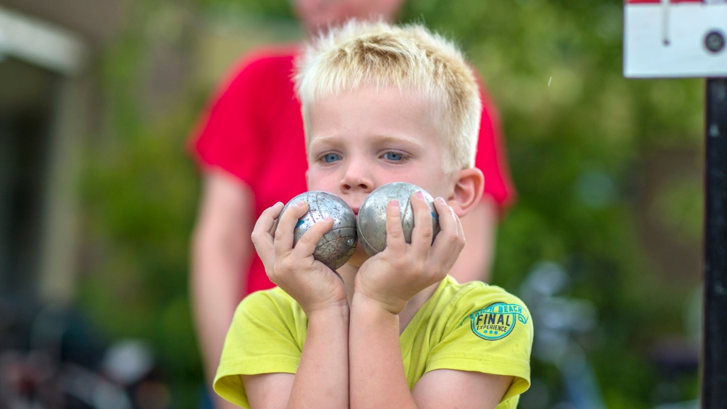 147006588344114_30913010_1280.jpg - BSO met bejaarden jeu de boulen in Lierop 2016