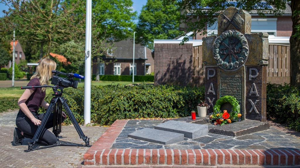 doucette31.jpg - basisschool-t-rendal-herdenkt-bevrijding 2016