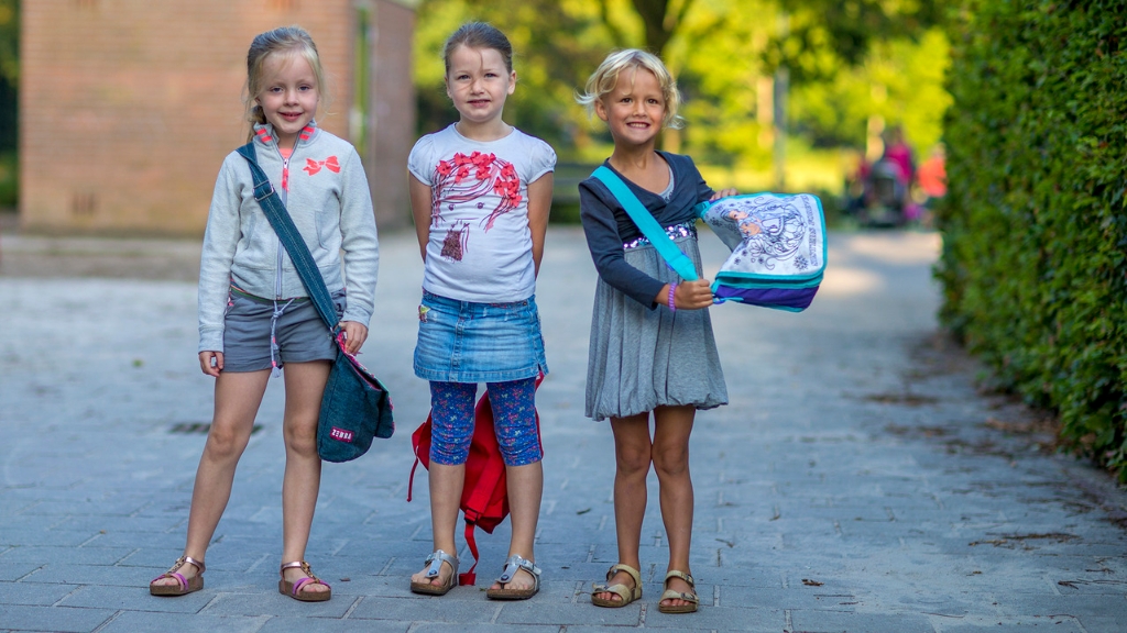 147316440853061_33102008_1280.jpg - Wij gaan weer naar school Lierop 2016