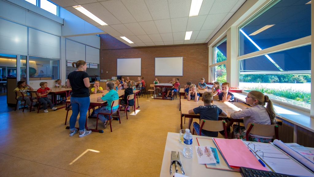 147316443130204_33102230_1280.jpg - Wij gaan weer naar school Lierop 2016