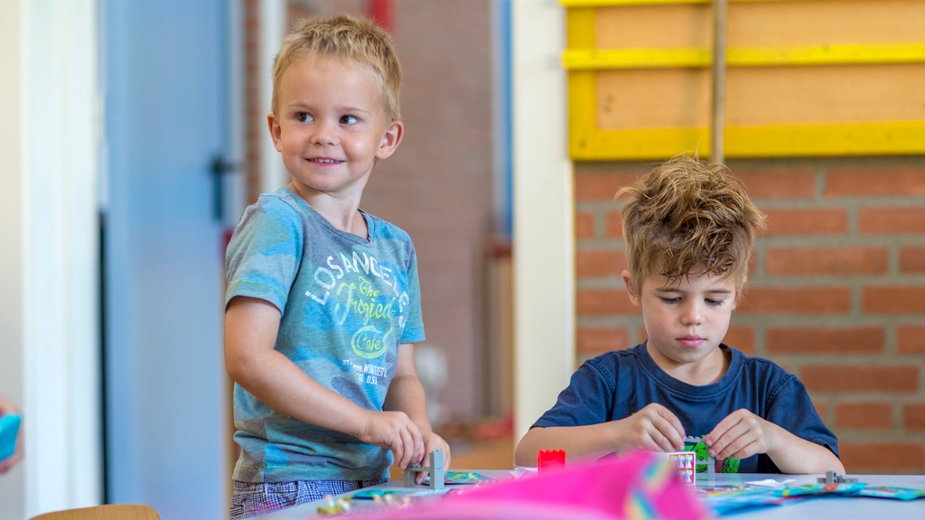 147316444345830_33102167_1280.jpg - Wij gaan weer naar school Lierop 2016